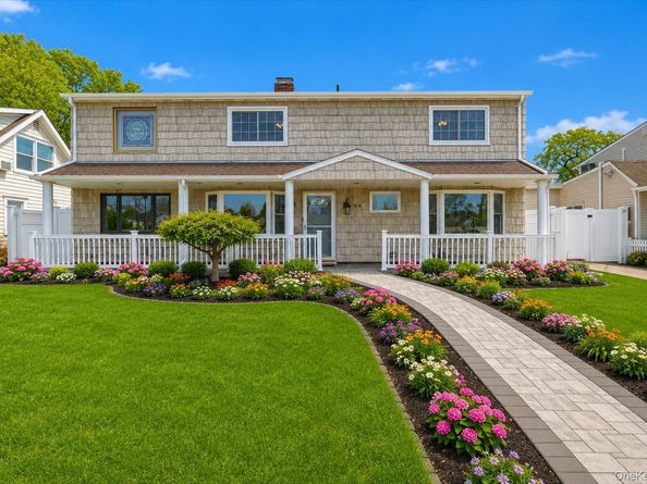 25 Cobalt Lane, Westbury NY 11590