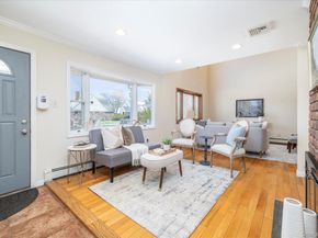25 Cobalt Lane, Westbury NY 11590