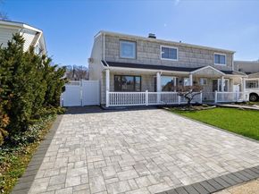 25 Cobalt Lane, Westbury NY 11590