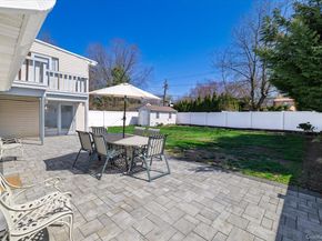 25 Cobalt Lane, Westbury NY 11590