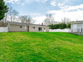 11 Akron Place, Shoreham NY 11786