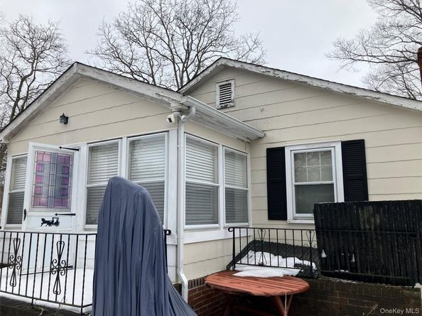 167 Cedar Road E, Mastic Beach NY 11951