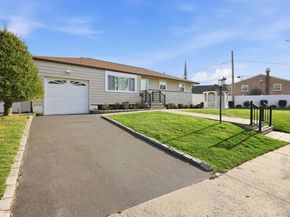 3 Miriam Lane, Plainview NY 11803