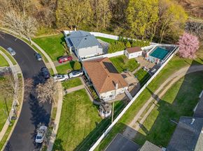 3 Miriam Lane, Plainview NY 11803
