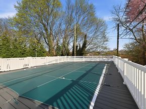3 Miriam Lane, Plainview NY 11803