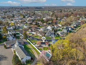 3 Miriam Lane, Plainview NY 11803