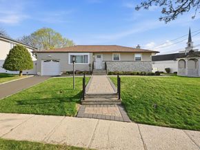 3 Miriam Lane, Plainview NY 11803