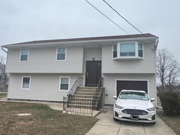 47 Drayton Avenue, Bay Shore NY 11706