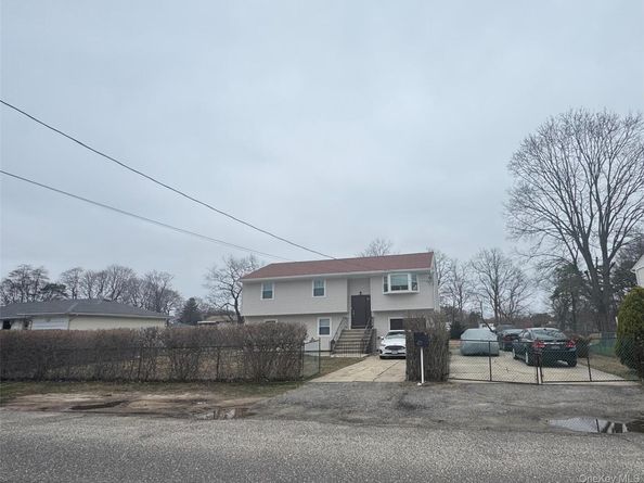 47 Drayton Avenue, Bay Shore NY 11706