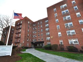 682 Tuckahoe Road 5H, Yonkers NY 10710