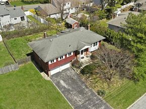 19 Duke Place, Glen Cove NY 11542