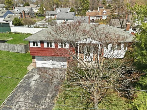 19 Duke Place, Glen Cove NY 11542