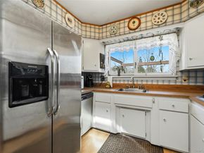 19 Duke Place, Glen Cove NY 11542