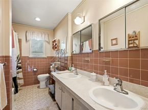 19 Duke Place, Glen Cove NY 11542