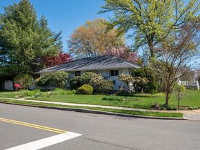 39 Deer Path Lane, Syosset NY 11791