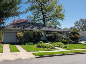 39 Deer Path Lane, Syosset NY 11791