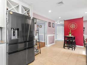 18 Calicotree Lane, Coram NY 11727