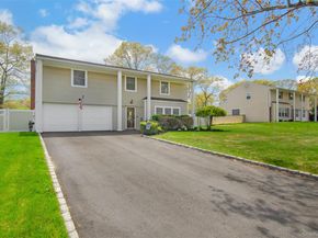 18 Calicotree Lane, Coram NY 11727