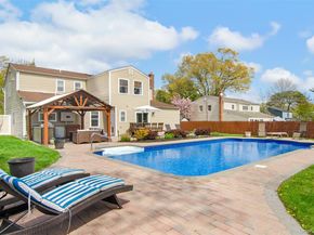 18 Calicotree Lane, Coram NY 11727