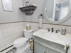 18 Calicotree Lane, Coram NY 11727