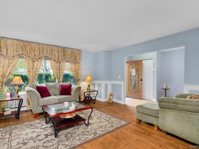 18 Calicotree Lane, Coram NY 11727
