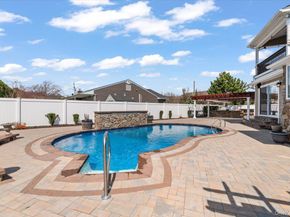 7 Waterview Avenue, Massapequa NY 11758