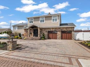 7 Waterview Avenue, Massapequa NY 11758