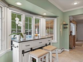 28 Cherokee Avenue, West Islip NY 11795