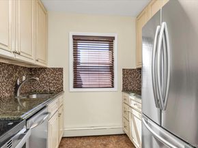 4 Rose Street 5H1, Oceanside NY 11572