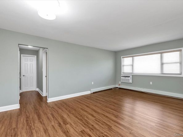 4 Rose Street 5H1, Oceanside NY 11572