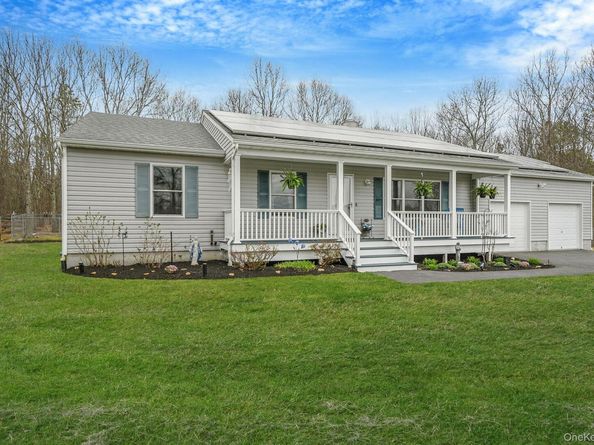 168 Brookfield Avenue, Center Moriches NY 11934