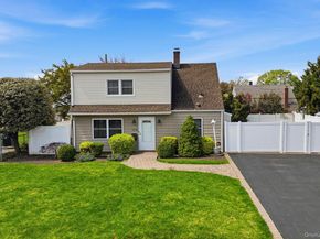 124 Saddle Lane, Levittown NY 11756