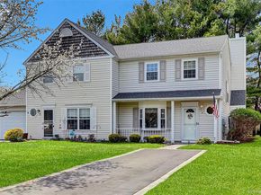 4 Dove Path, Coram NY 11727