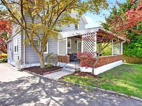 17 Neulist Avenue, Port Washington NY 11050