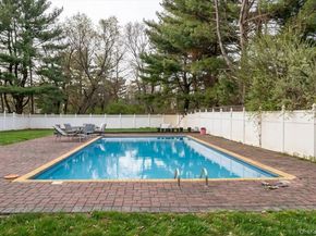 2 Vanderbilt Parkway, Dix Hills NY 11746