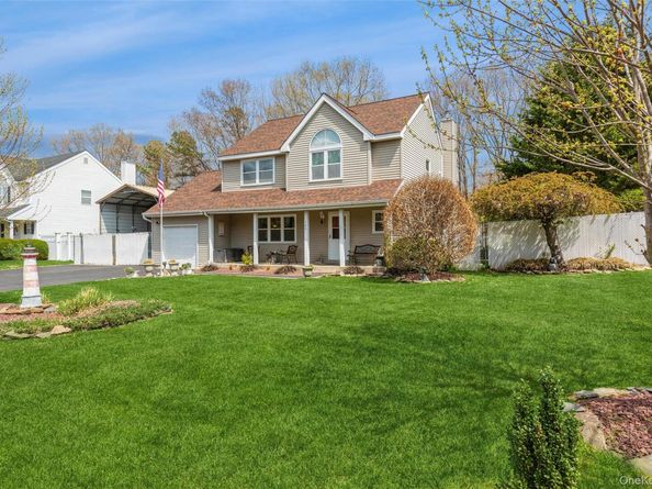 145 Bishop Lane, Holbrook NY 11741