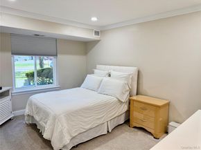 1 El Camino Court 1E, Coram NY 11727