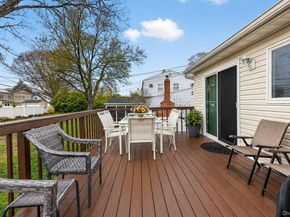 92 Nimbus Road, Holbrook NY 11741