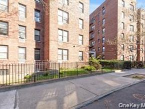 141-05 Pershing Crescent 207, Briarwood NY 11435