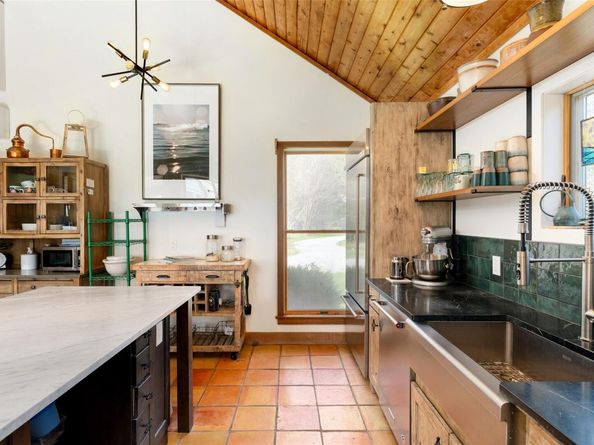 7 Gazon Road, Shelter Island Heights NY 11964