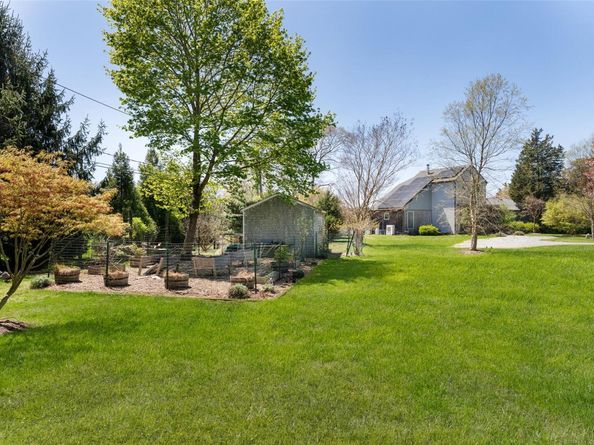 7 Gazon Road, Shelter Island Heights NY 11964