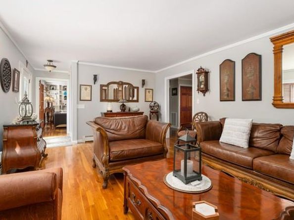 65 N Country Road, Shoreham NY 11786
