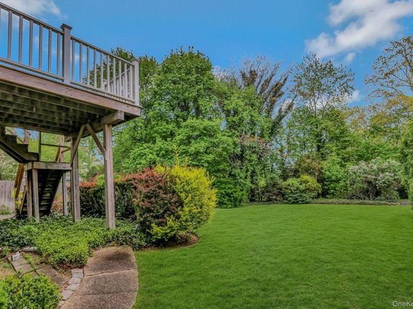 43 Floyd Place, East Norwich NY 11732
