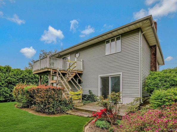 43 Floyd Place, East Norwich NY 11732