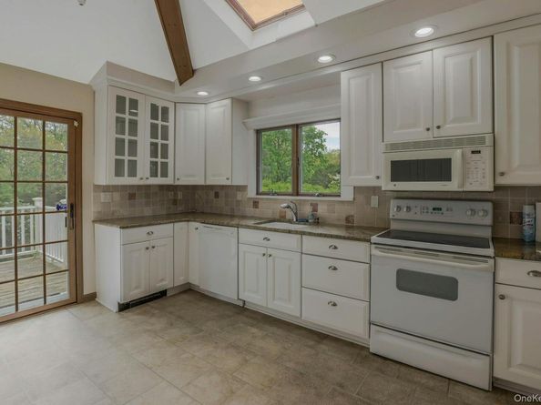 43 Floyd Place, East Norwich NY 11732