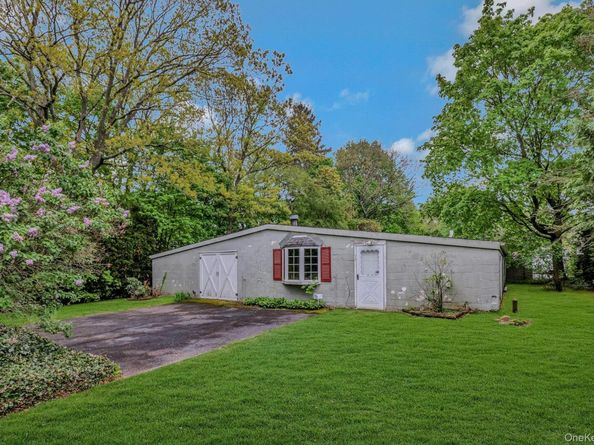 43 Floyd Place, East Norwich NY 11732