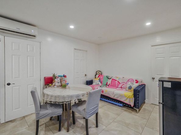 248 44th Street, Lindenhurst NY 11757