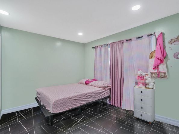 248 44th Street, Lindenhurst NY 11757