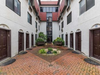425 Shore Rd