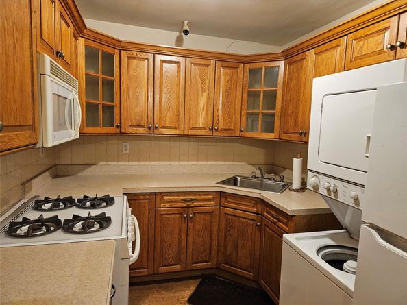 17-24 201 Street 2120, Bayside NY 11357